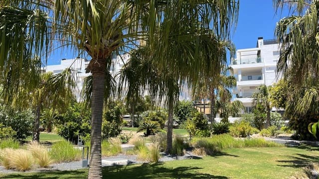 2 bedroom Apartment for sale in Torrevieja with pool garage - € 349,995 (Ref: 10098912)