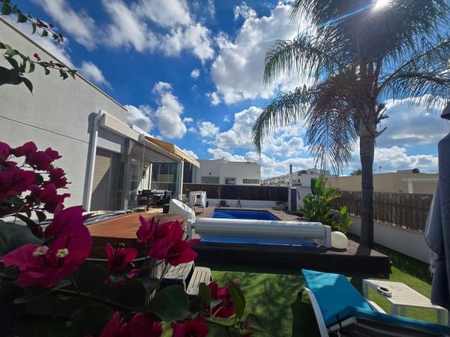 3 Zimmer Villa zu verkaufen in Orihuela mit Pool Garage - 399.000 € (Ref: 10110205)