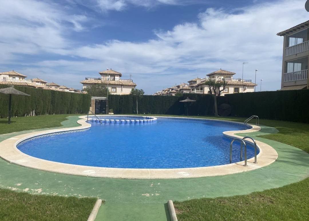 2 sovrum Lägenhet till salu i Orihuela med pool - 159 995 € (Ref: 10139947)
