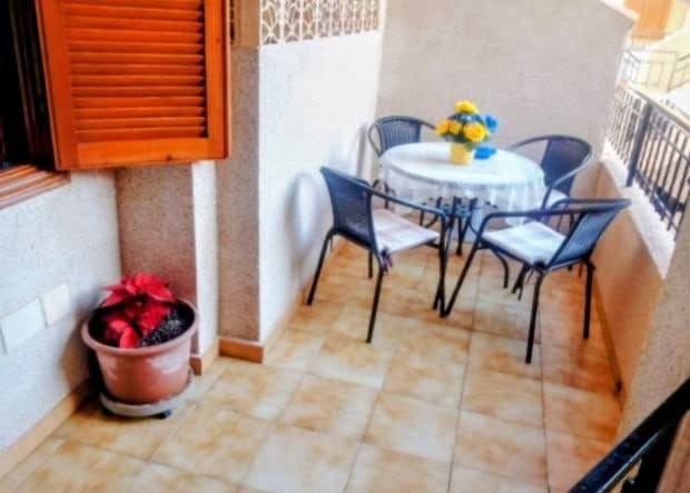 2 Zimmer Apartment zu vermieten in Torrevieja - 650 € (Ref: 10150413)