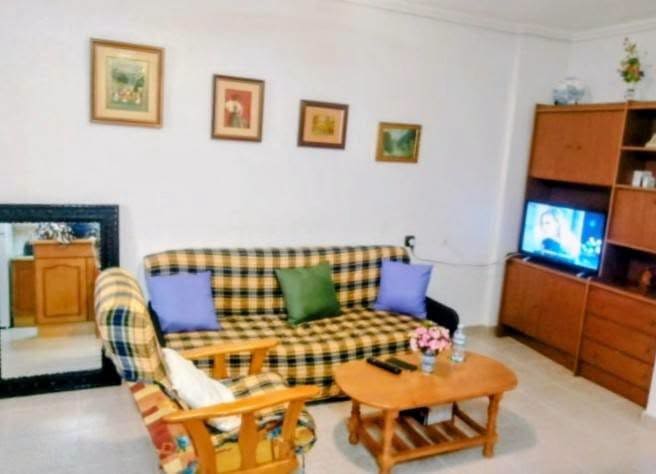 2 Zimmer Apartment zu vermieten in Torrevieja - 650 € (Ref: 10150413)