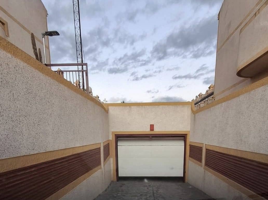 Hulehus til salg i Orihuela Costa - € 40.000 (Ref: 9134854)