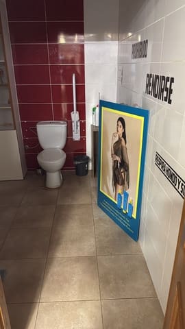 Comercial para venda em Torrevieja - 45 000 € (Ref: 9720356)