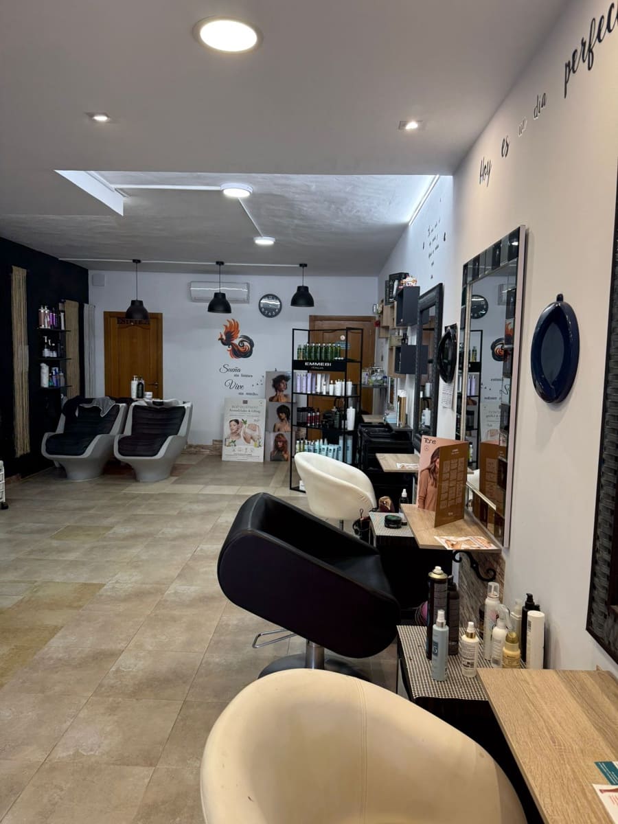 Comercial para venda em Torrevieja - 45 000 € (Ref: 9720356)