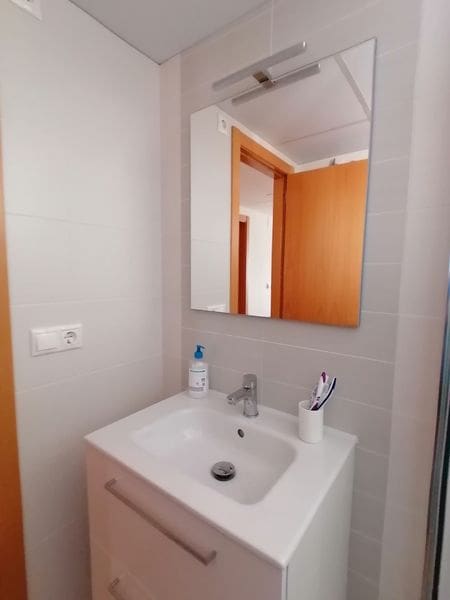 Apartamento de 2 habitaciones en Alicante / Alacant ciudad en alquiler con piscina garaje - 650 € (Ref: 9733425)