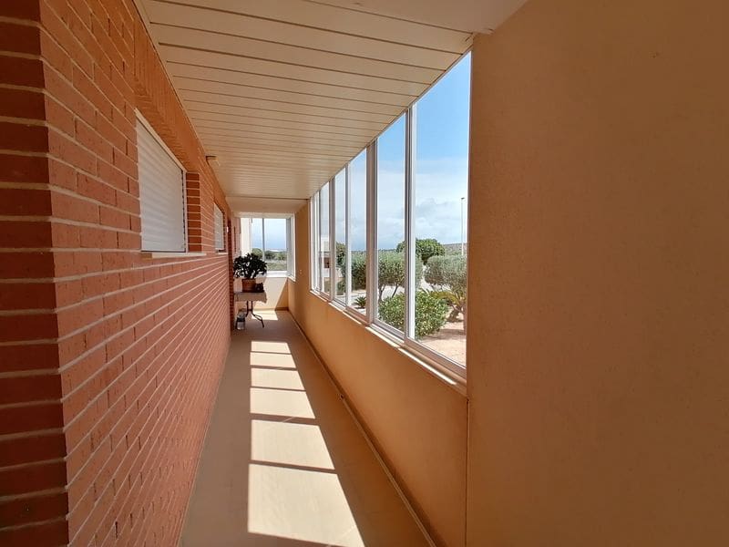 Apartamento de 2 habitaciones en Alicante / Alacant ciudad en alquiler con piscina garaje - 650 € (Ref: 9733425)