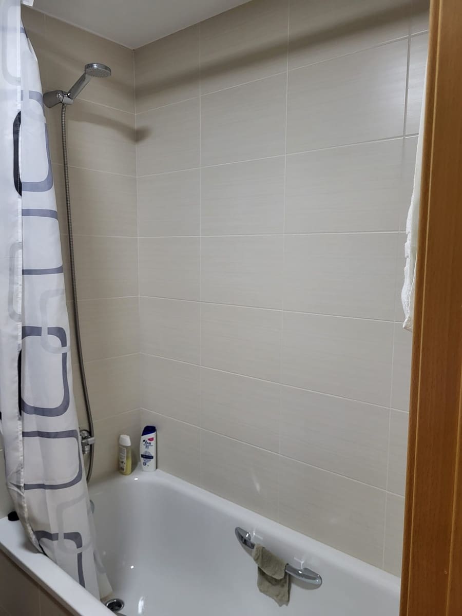 Apartamento de 2 habitaciones en Alicante / Alacant ciudad en alquiler con piscina garaje - 650 € (Ref: 9733425)