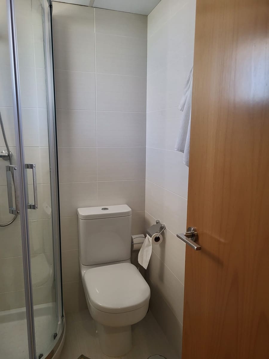 Apartamento de 2 habitaciones en Alicante / Alacant ciudad en alquiler con piscina garaje - 650 € (Ref: 9733425)