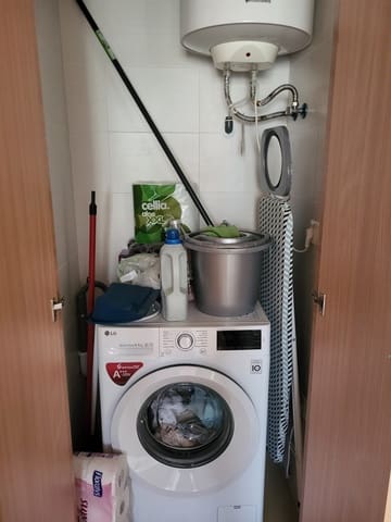 Apartamento de 2 habitaciones en Alicante / Alacant ciudad en alquiler con piscina garaje - 650 € (Ref: 9733425)