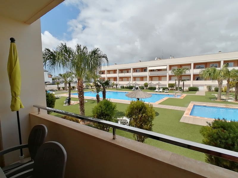 Apartamento de 2 habitaciones en Alicante / Alacant ciudad en alquiler con piscina garaje - 650 € (Ref: 9733425)
