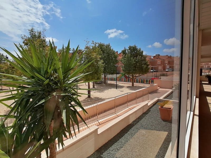 Apartamento de 2 habitaciones en Alicante / Alacant ciudad en alquiler con piscina garaje - 650 € (Ref: 9733425)