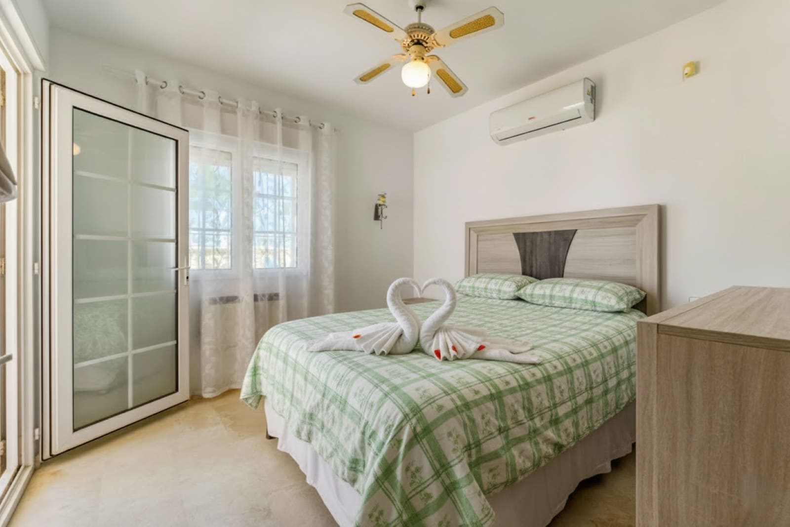 3 slaapkamer Villa te koop in Playa Flamenca met zwembad garage - € 365.000 (Ref: 9736028)