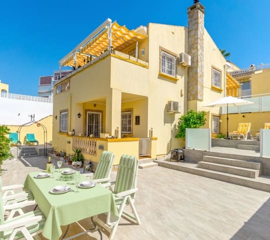 3 slaapkamer Villa te koop in Playa Flamenca, Orihuela met zwembad garage - € 365.000 (Ref: 9736028)