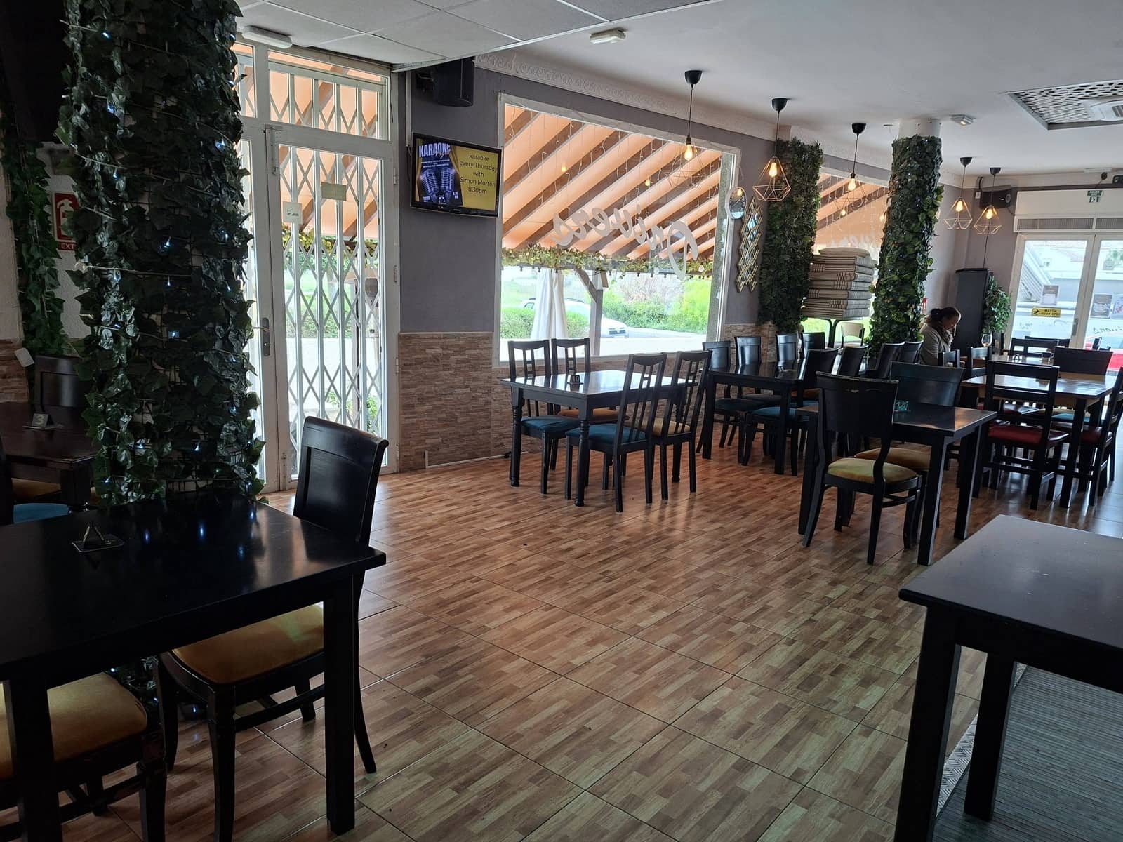 Commercieel te koop in Orihuela Costa - € 74.000 (Ref: 9778570)