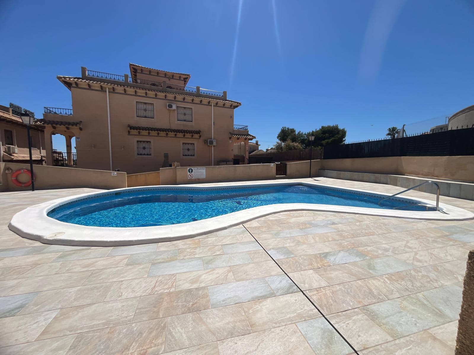 3 soverom Bungalow til salgs i Villamartin med svømmebasseng - € 218 999 (Ref: 9888340)