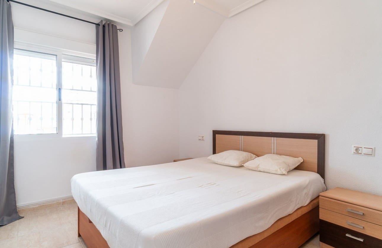 2 Zimmer Apartment zu verkaufen in Orihuela mit Pool - 150.000 € (Ref: 9909017)