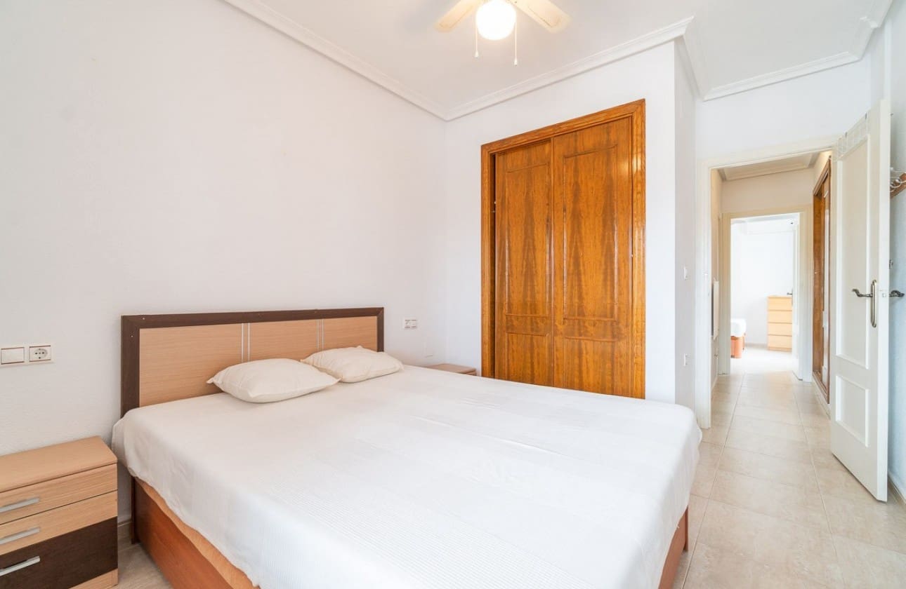 2 Zimmer Apartment zu verkaufen in Orihuela mit Pool - 150.000 € (Ref: 9909017)