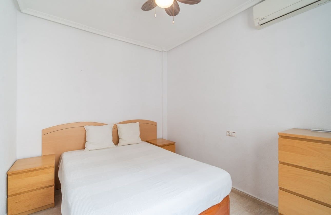 2 Zimmer Apartment zu verkaufen in Orihuela mit Pool - 150.000 € (Ref: 9909017)