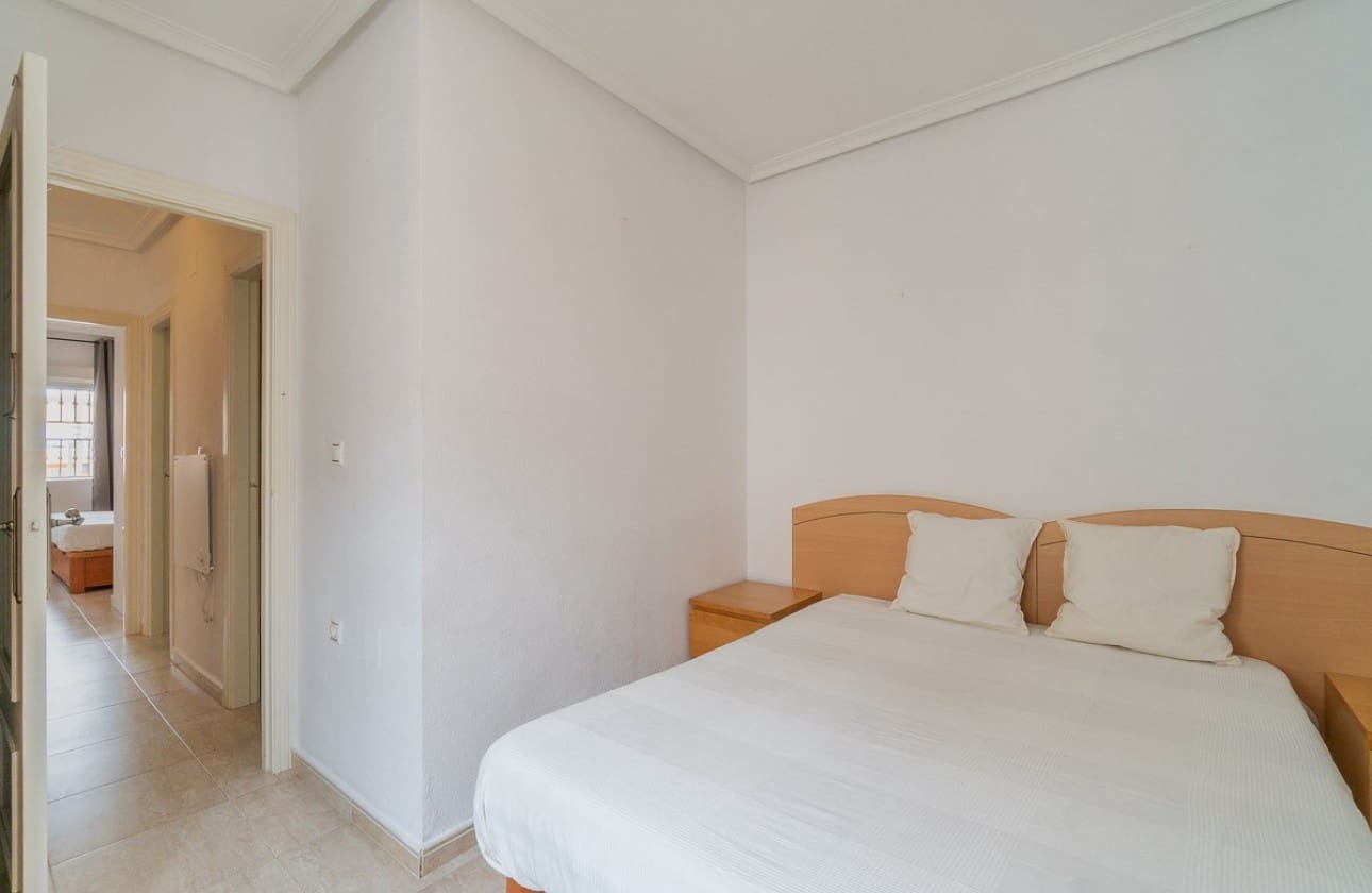 2 Zimmer Apartment zu verkaufen in Orihuela mit Pool - 150.000 € (Ref: 9909017)