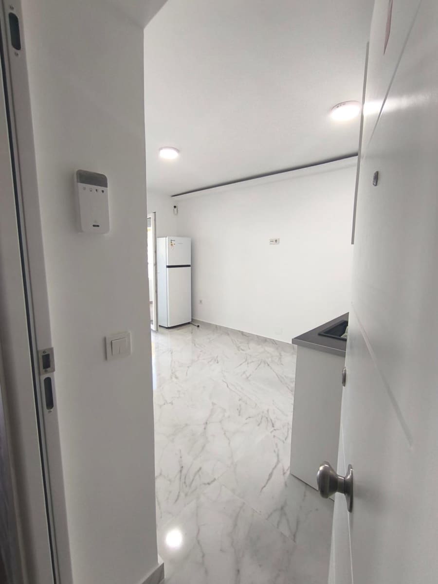 Flat for sale in Ciudad Quesada with pool - € 84,900 (Ref: 9914764)