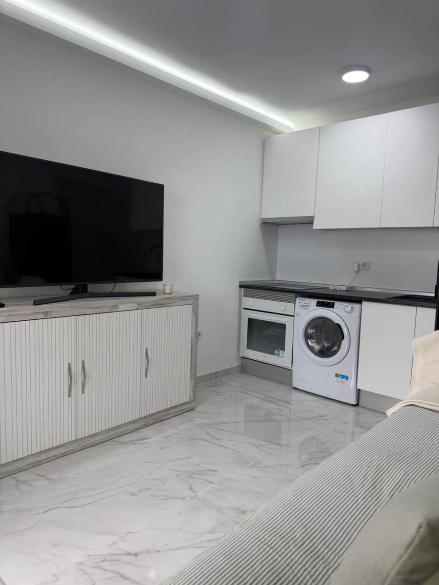Flat for sale in Ciudad Quesada with pool - € 84,900 (Ref: 9914764)