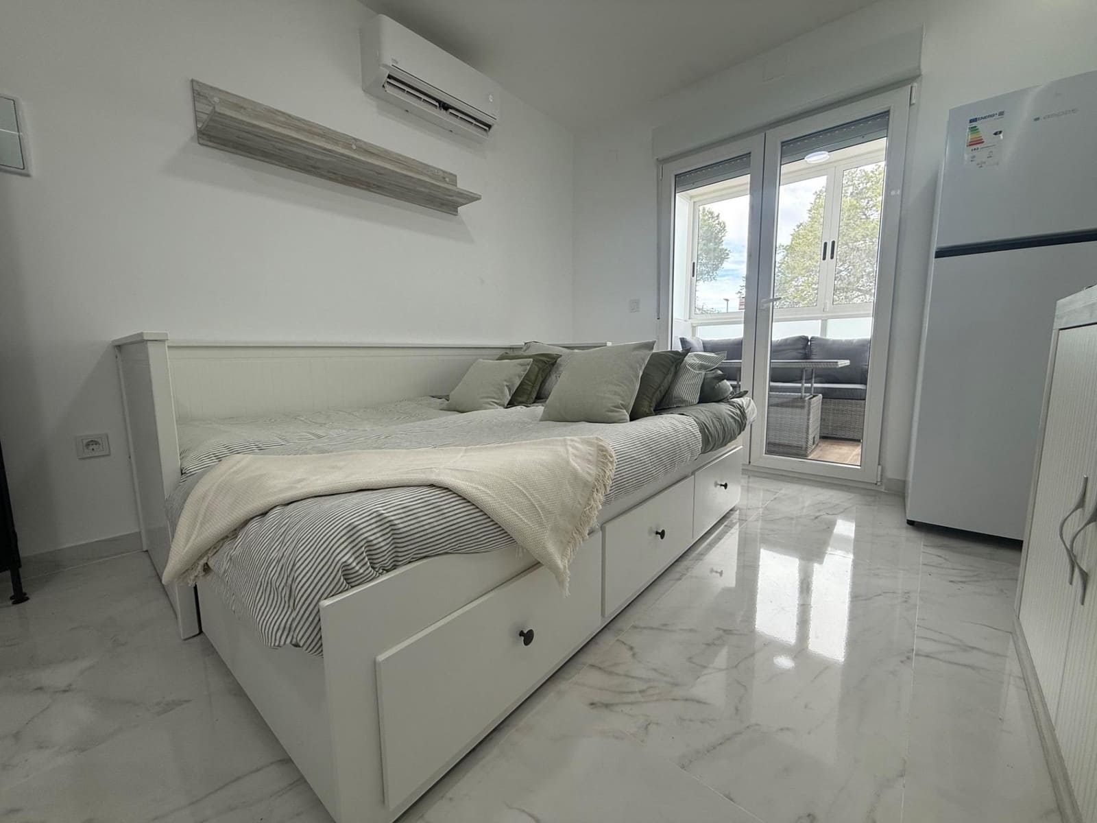 Flat for sale in Ciudad Quesada with pool - € 84,900 (Ref: 9914764)
