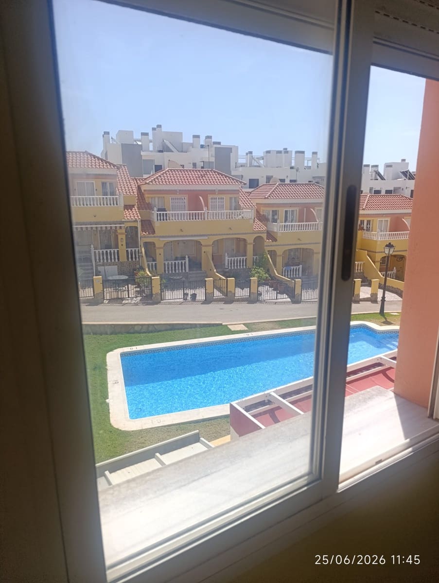 2 Zimmer Apartment zu vermieten in Blue Lagoon mit Pool - 750 € (Ref: 9929973)