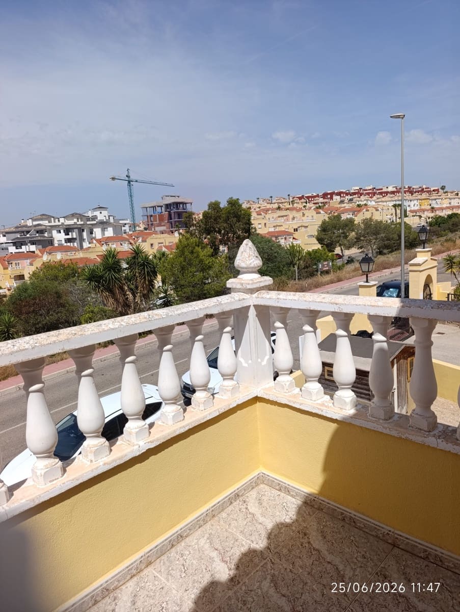 2 Zimmer Apartment zu vermieten in Blue Lagoon mit Pool - 750 € (Ref: 9929973)