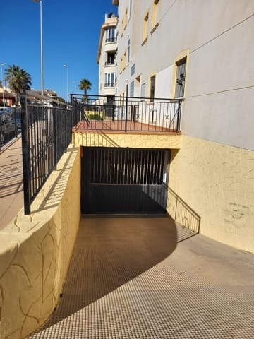 Autotalli myytävänä paikassa Playa Flamenca, Orihuela - 6 500 € (Ref: 9937181)