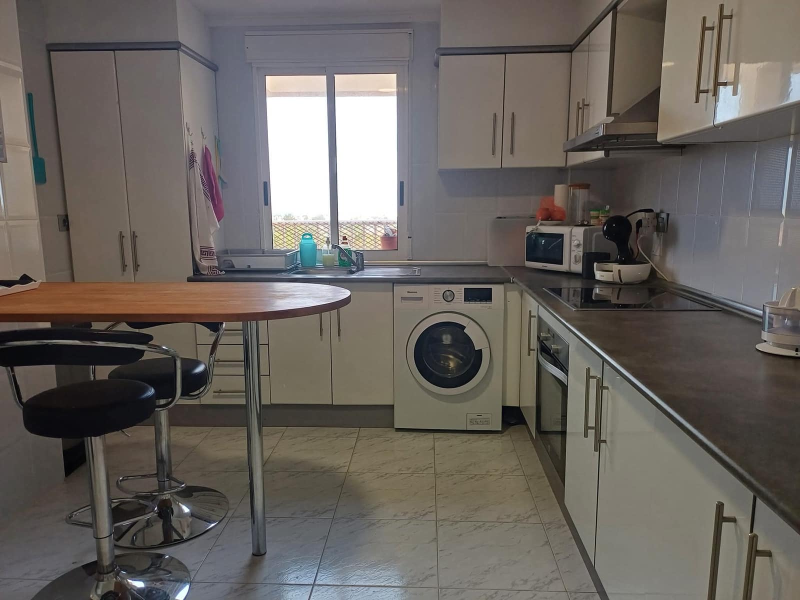 Ático de 3 habitaciones en Torrevieja en alquiler con piscina - 800 € (Ref: 9995280)