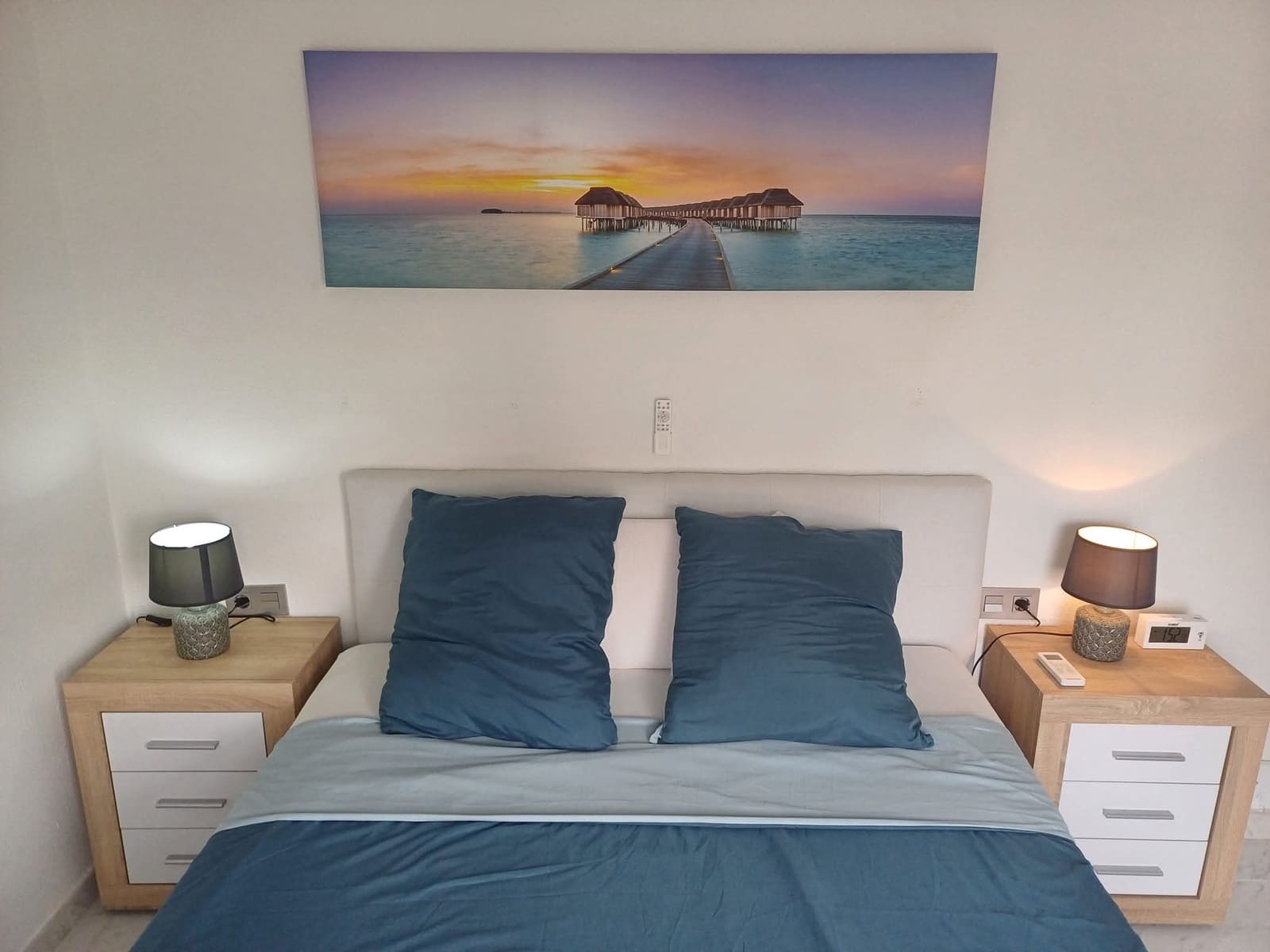 Ático de 3 habitaciones en Torrevieja en alquiler con piscina - 800 € (Ref: 9995280)