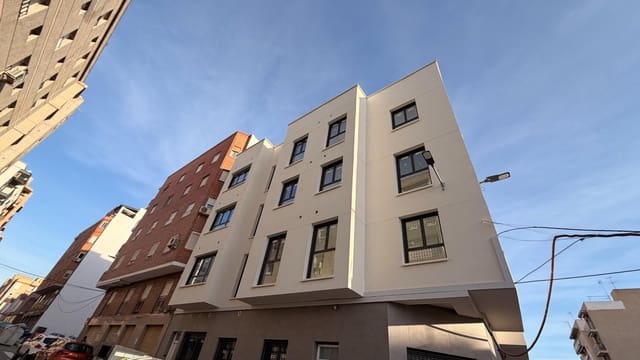 3 makuuhuone Asunto myytävänä paikassa Elche / Elx - 190 000 € (Ref: 10181751)