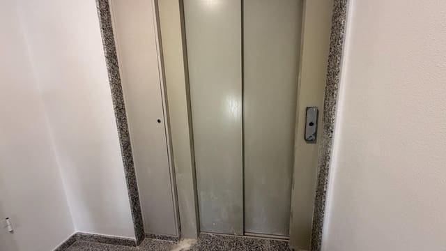 3 makuuhuone Asunto myytävänä paikassa Elche / Elx - 190 000 € (Ref: 10181751)