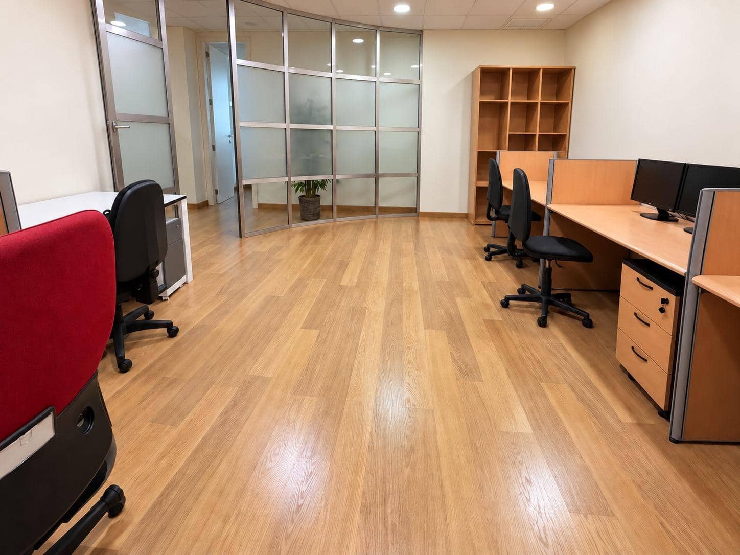 Commercial for sale in Elche / Elx - € 300,000 (Ref: 10181758)