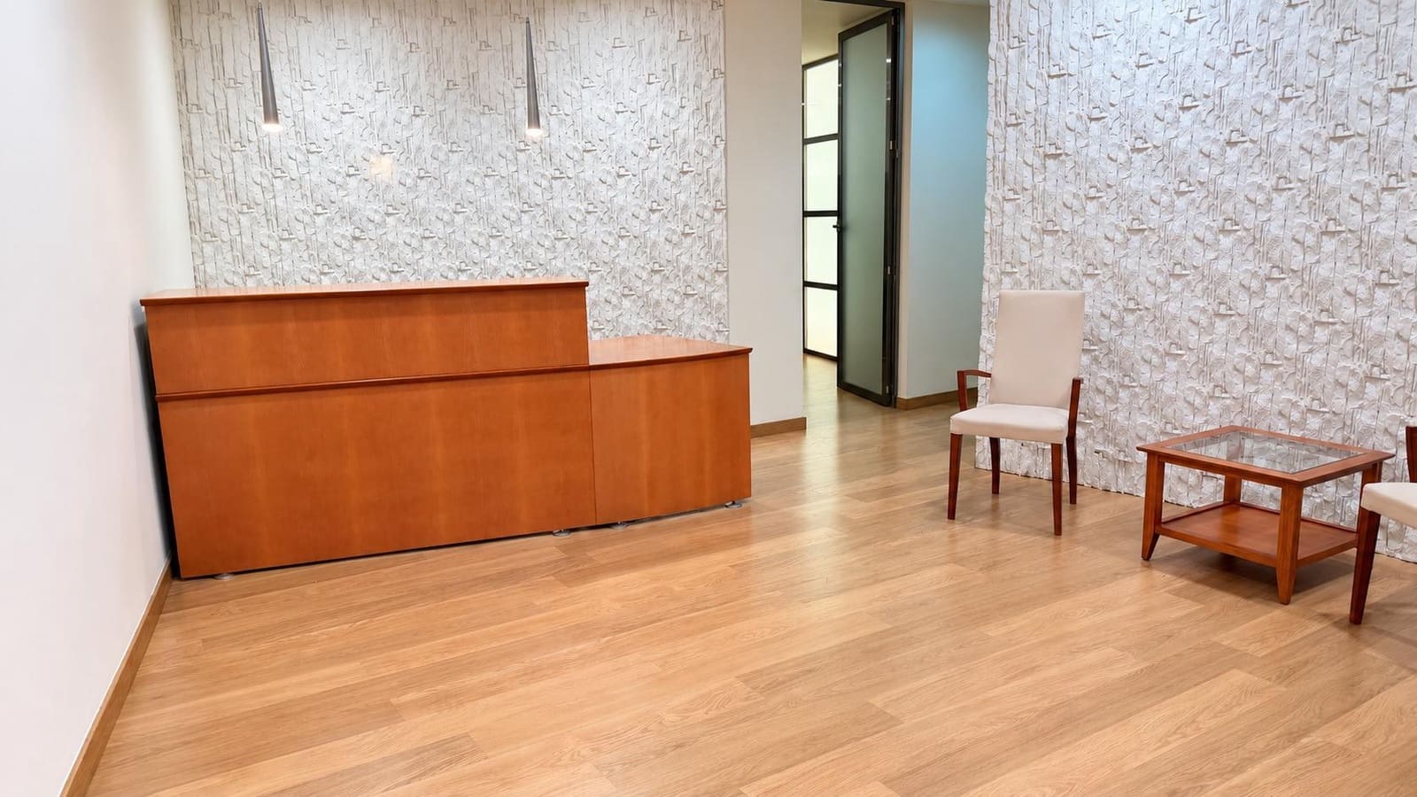Commercial for sale in Elche / Elx - € 300,000 (Ref: 10181758)