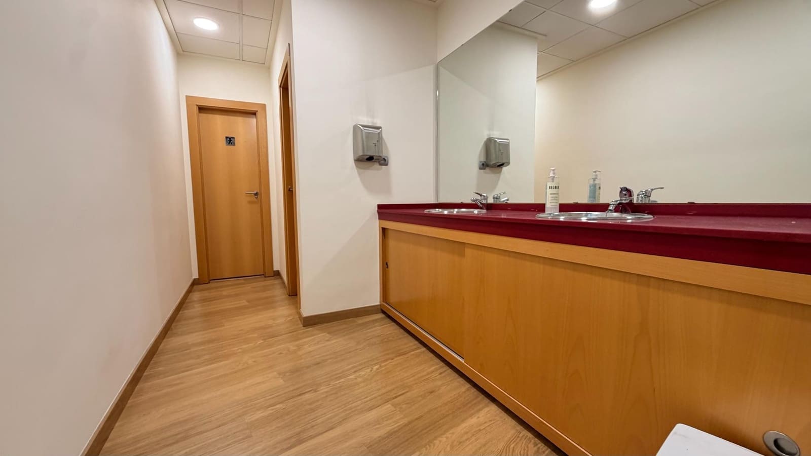 Commercial for sale in Elche / Elx - € 300,000 (Ref: 10181758)