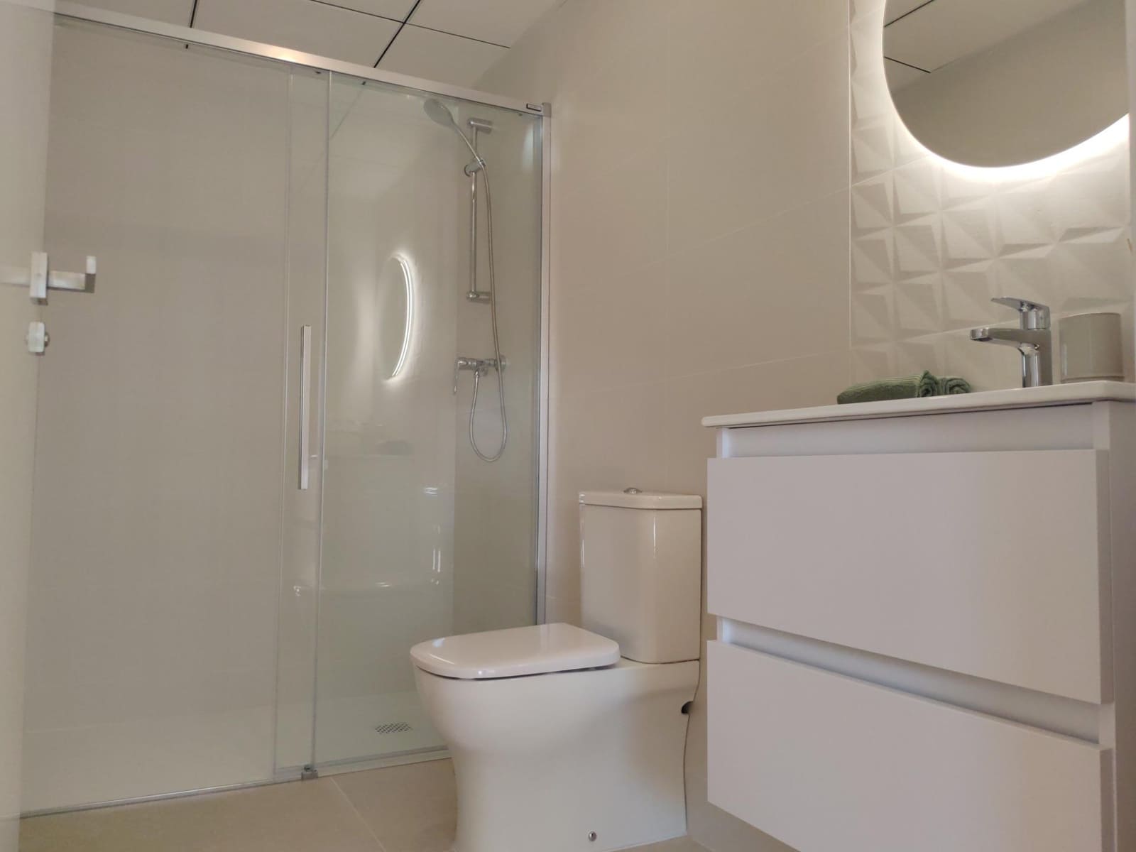 2 soveværelse Lejlighed til salg i Torrevieja med swimmingpool garage - € 335.000 (Ref: 10181760)