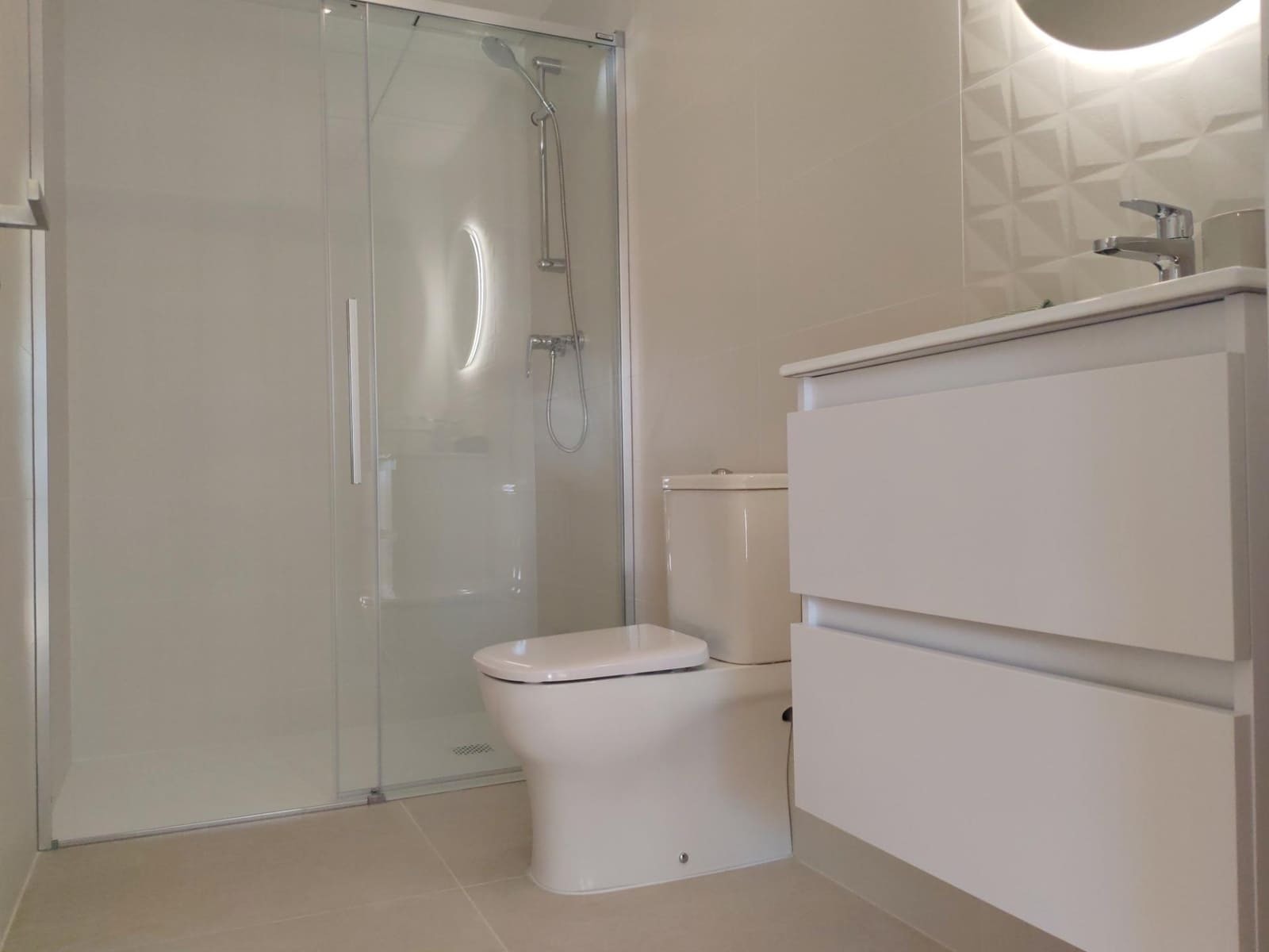 2 soveværelse Lejlighed til salg i Torrevieja med swimmingpool garage - € 335.000 (Ref: 10181760)