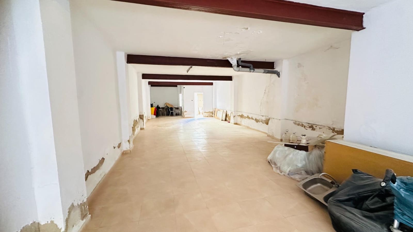 Erhverv til salg i Elche / Elx - € 80.000 (Ref: 10181770)