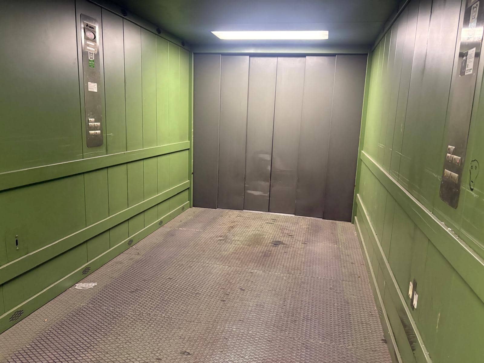 Garage till salu i Elche / Elx - 9 500 € (Ref: 10181799)