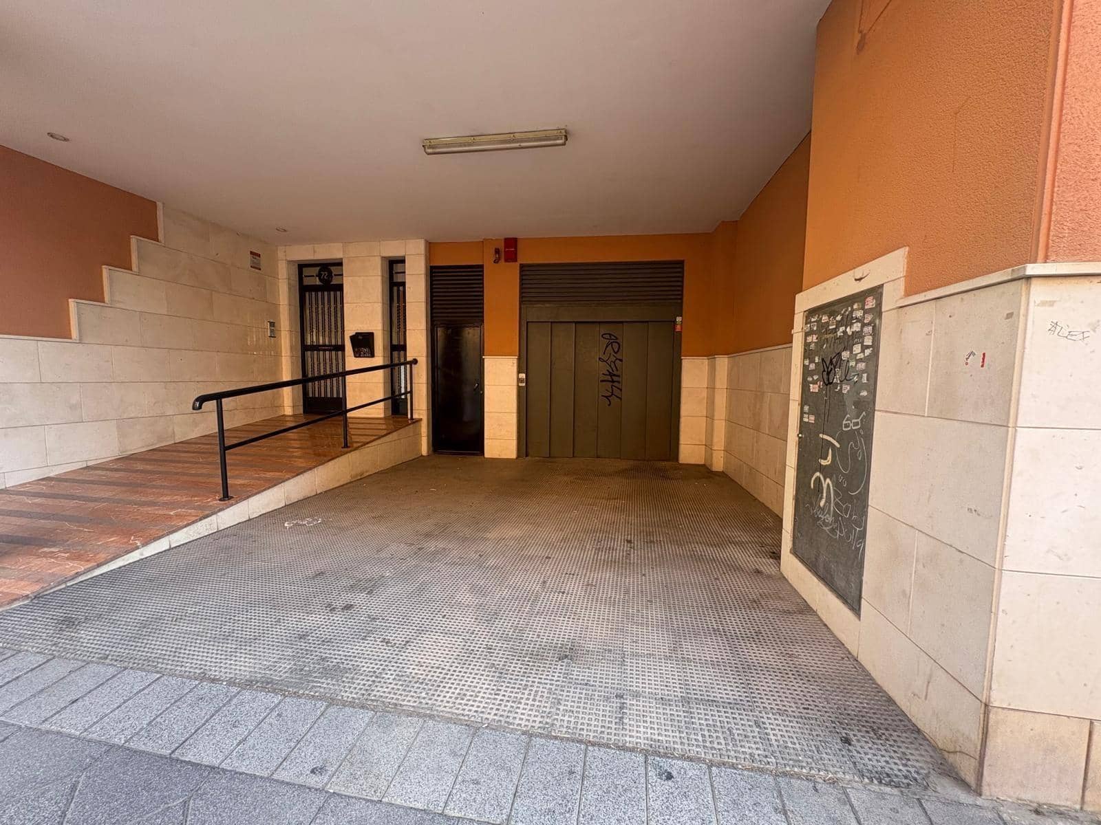 Garage till salu i Elche / Elx - 9 500 € (Ref: 10181799)