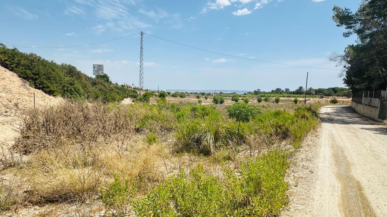 Ubebygd land til salgs i La Marina - € 26 000 (Ref: 10181801)