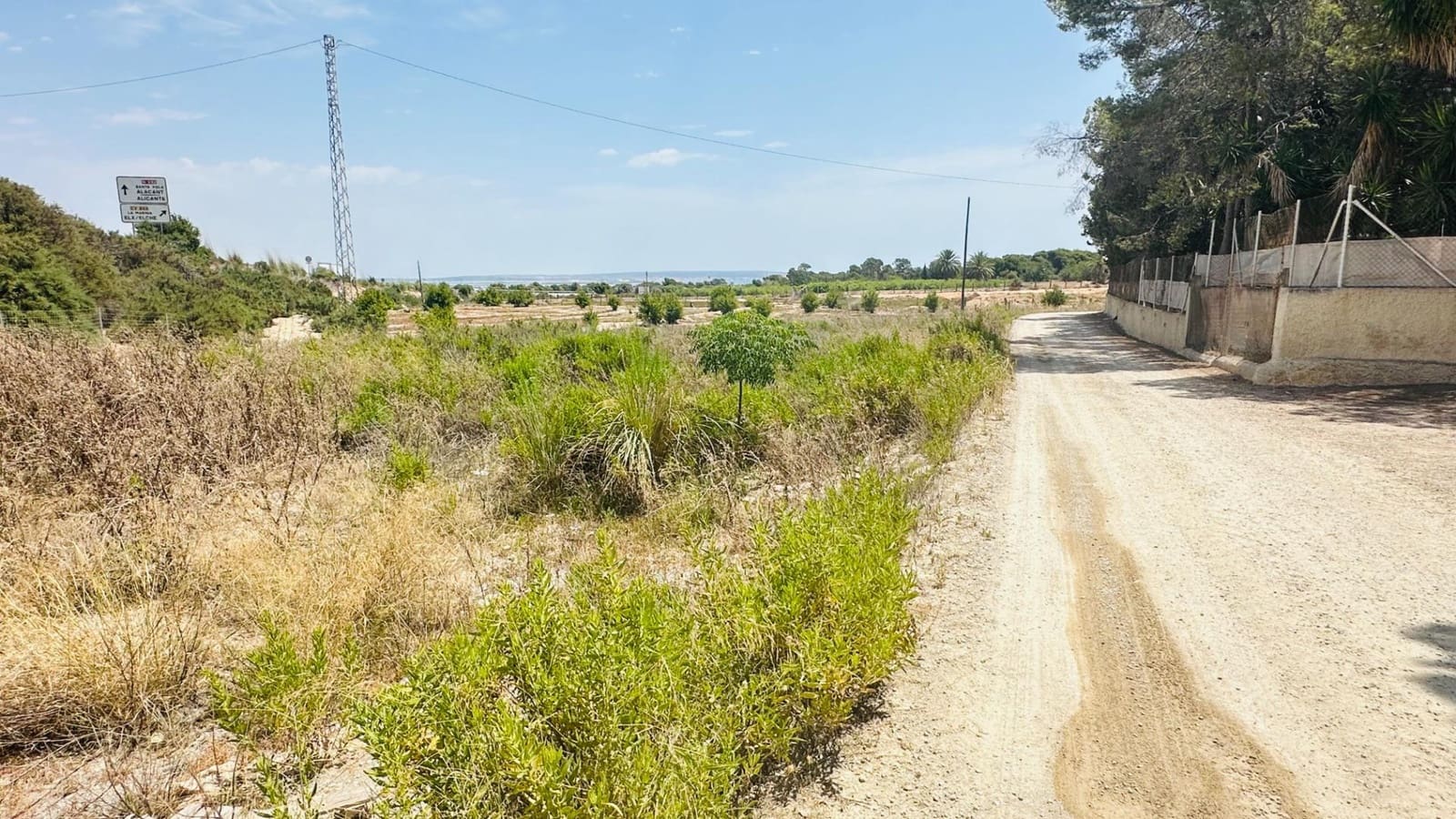 Ubebygd land til salgs i La Marina - € 26 000 (Ref: 10181801)