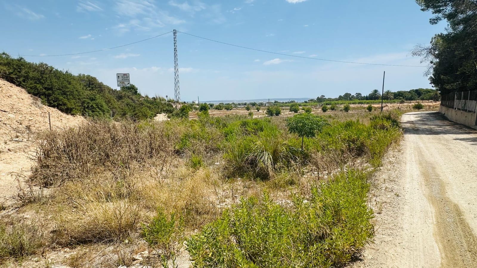 Ubebygd land til salgs i La Marina - € 26 000 (Ref: 10181801)