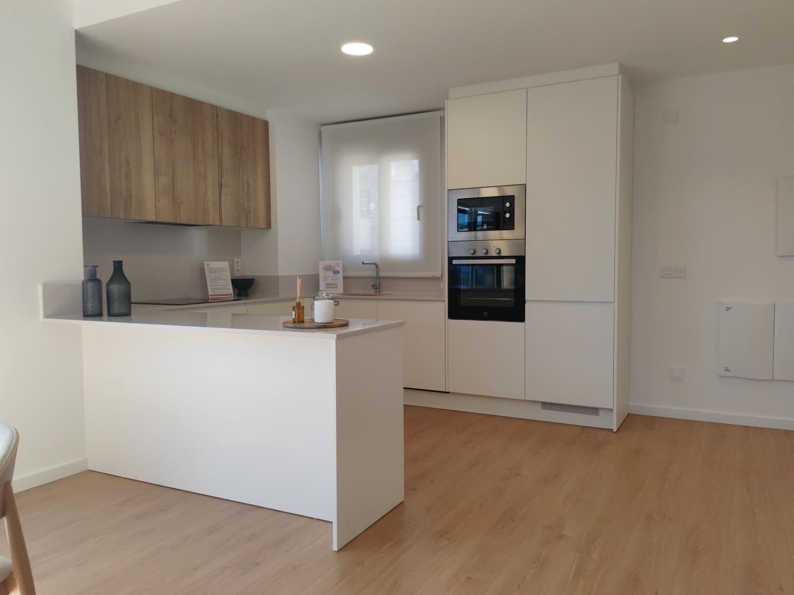 2 soverom Leilighet til salgs i Torrevieja med svømmebasseng garasje - € 365 000 (Ref: 10181803)
