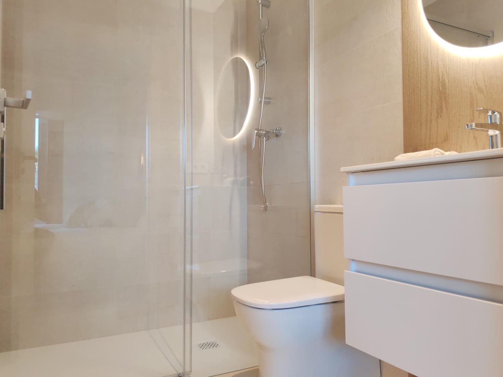 2 soverom Leilighet til salgs i Torrevieja med svømmebasseng garasje - € 365 000 (Ref: 10181803)