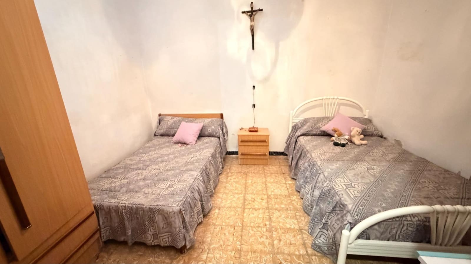 Piso de 4 habitaciones en La Hoya en venta con garaje - 160.000 € (Ref: 10181841)