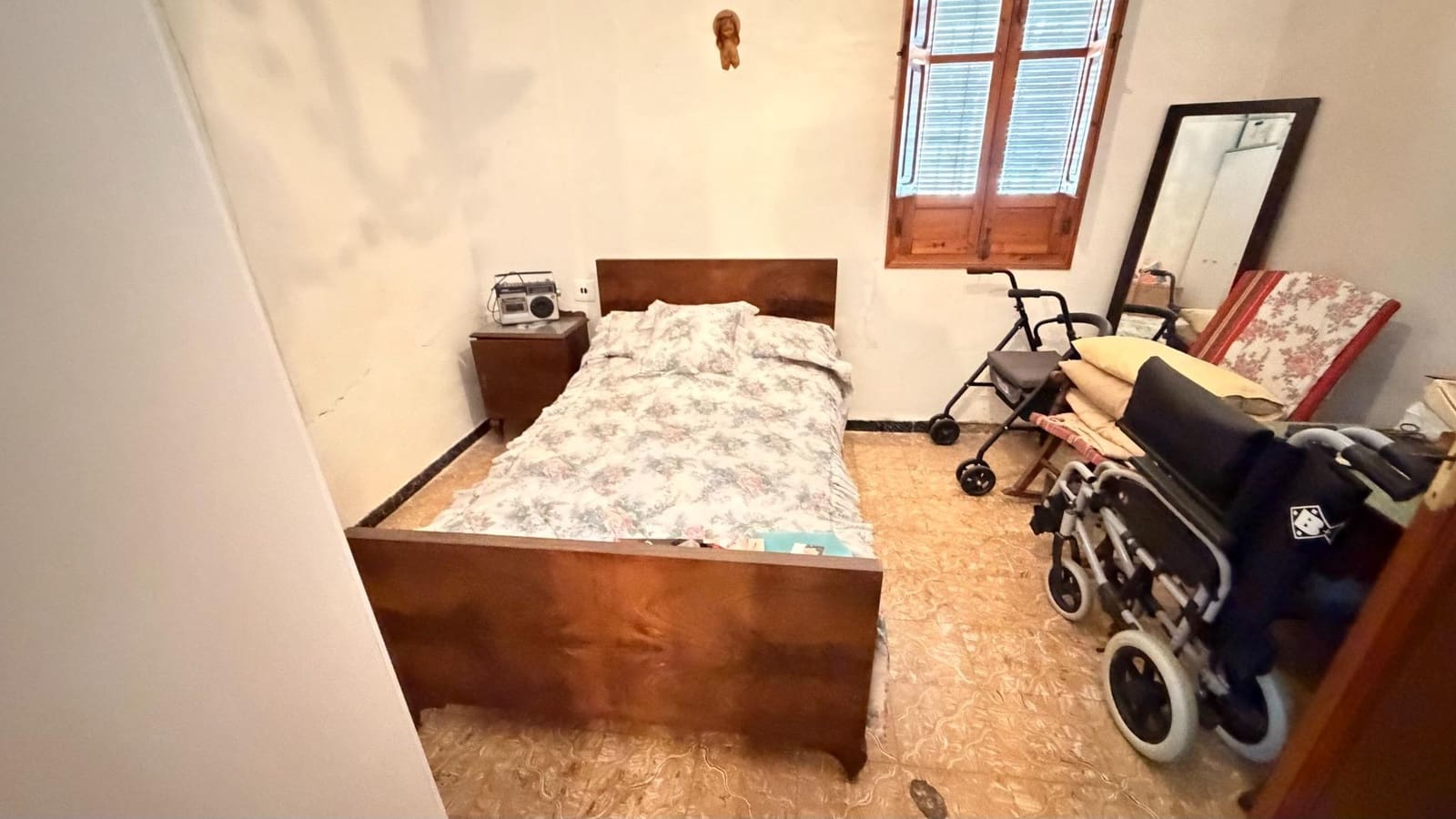 Piso de 4 habitaciones en La Hoya en venta con garaje - 160.000 € (Ref: 10181841)