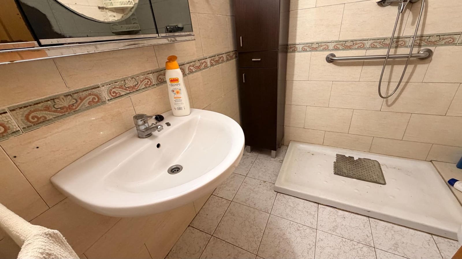 Piso de 4 habitaciones en La Hoya en venta con garaje - 160.000 € (Ref: 10181841)