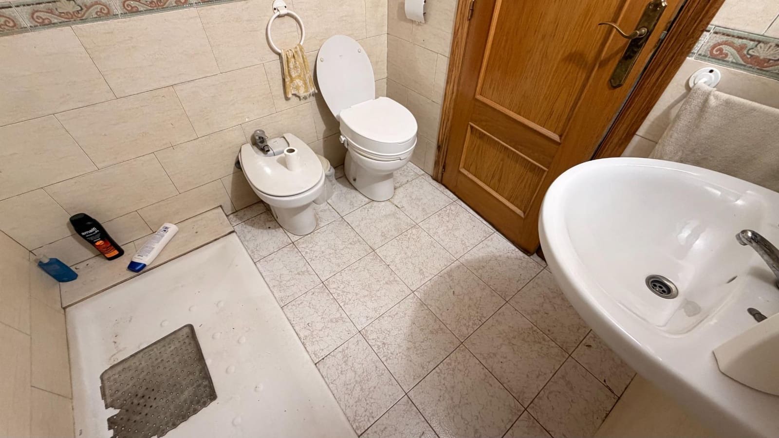 Piso de 4 habitaciones en La Hoya en venta con garaje - 160.000 € (Ref: 10181841)